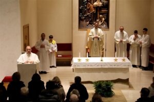 260128 Mons. Marko Kovač predvodio misu devetnice sv. Josipa na Trešnjevki (13-1)