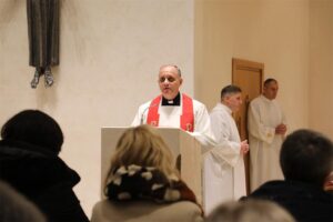 260128 Mons. Marko Kovač predvodio misu devetnice sv. Josipa na Trešnjevki (17-1)