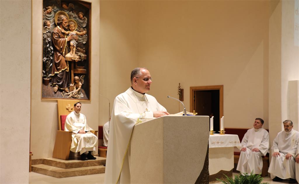 260128 Mons. Marko Kovač predvodio misu devetnice sv. Josipa na Trešnjevki (4-1)