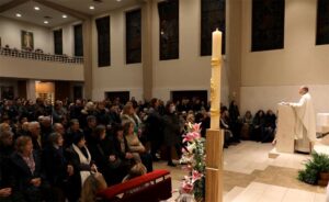 260128 Mons. Marko Kovač predvodio misu devetnice sv. Josipa na Trešnjevki (7-1)