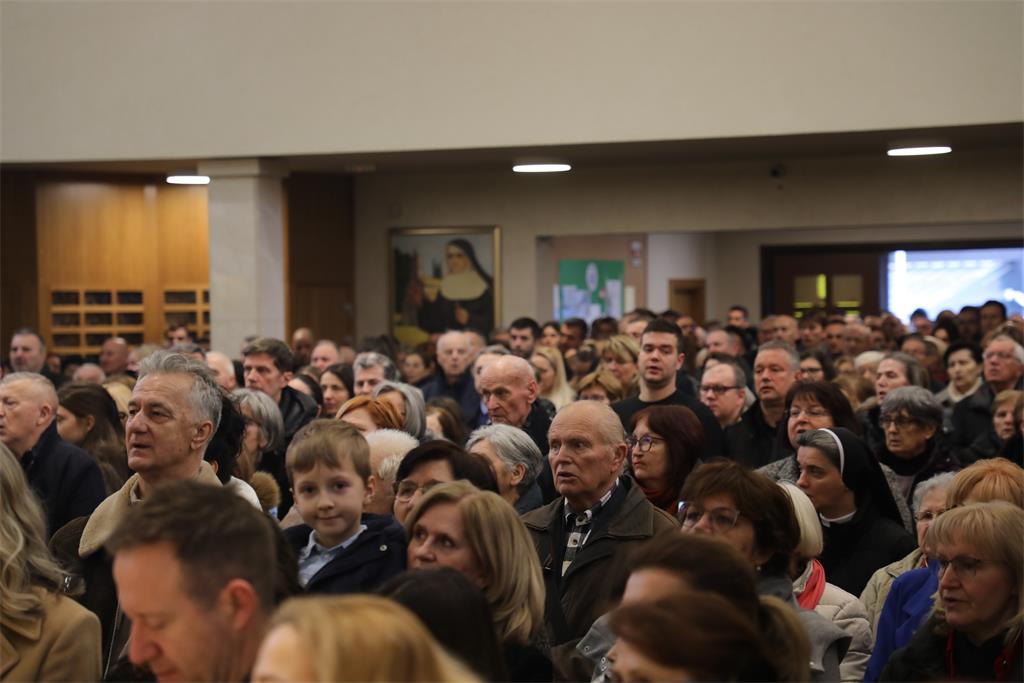 260201 Biskup Kovač predvodio misu u Župi sv. Josipa (11)