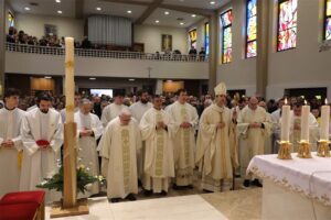 260201 Biskup Kovač predvodio misu u Župi sv. Josipa (35)